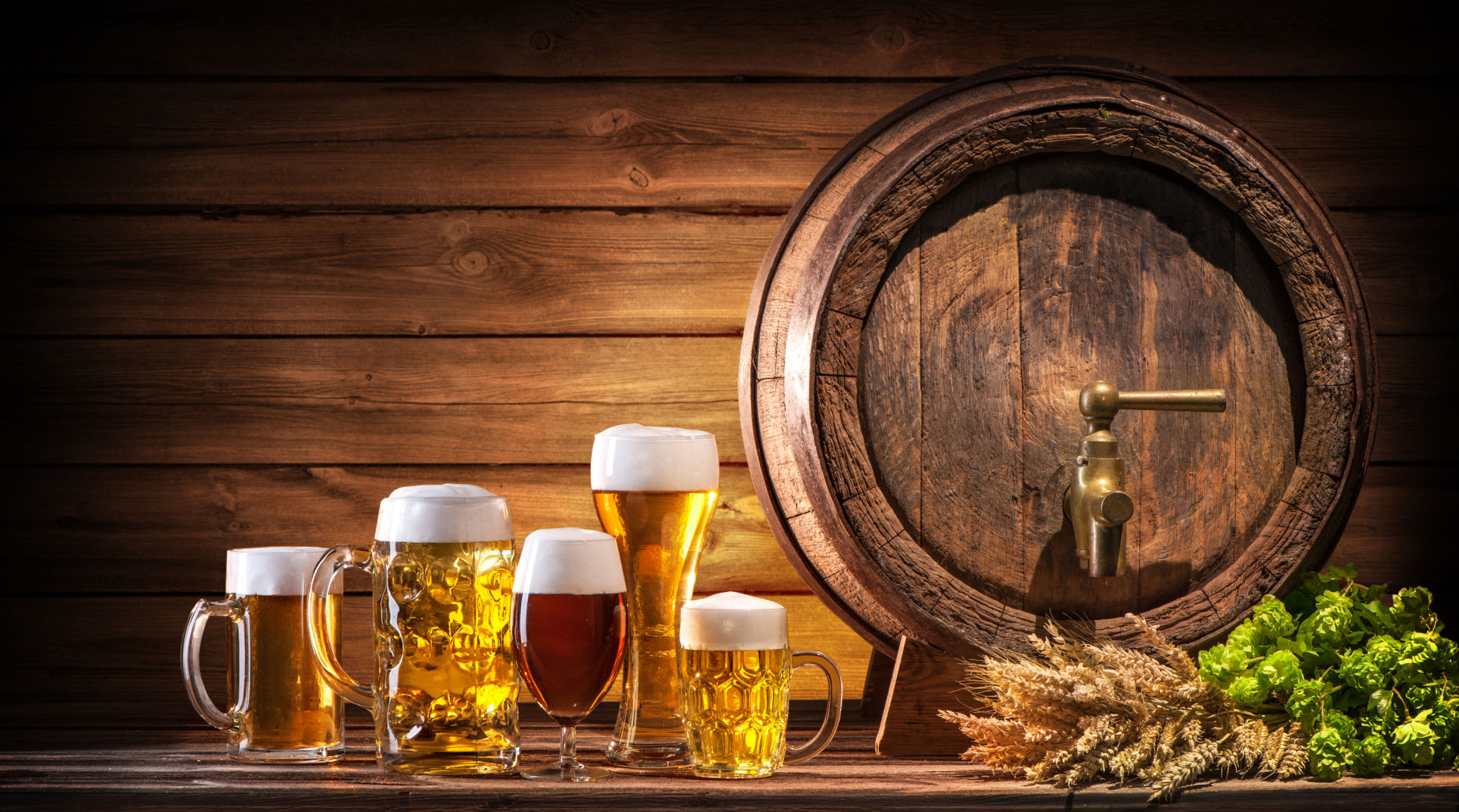 Oktoberfest beer barrel and beer glasses